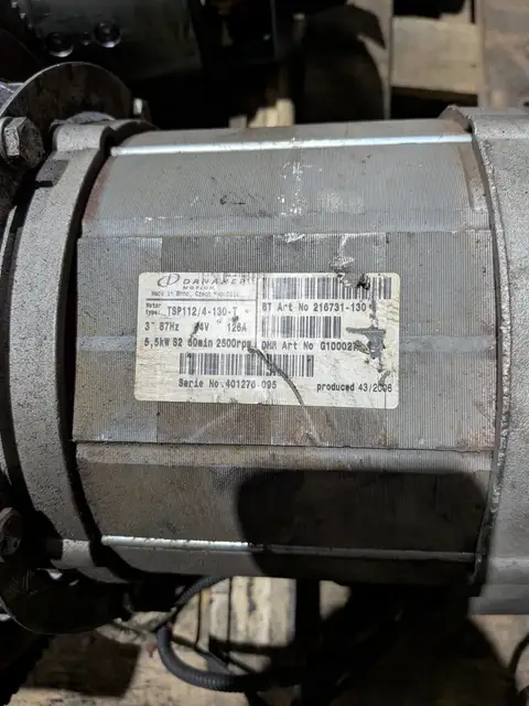 Шильдик тягового двигателя Danaher Motion TSP112/4-130-T