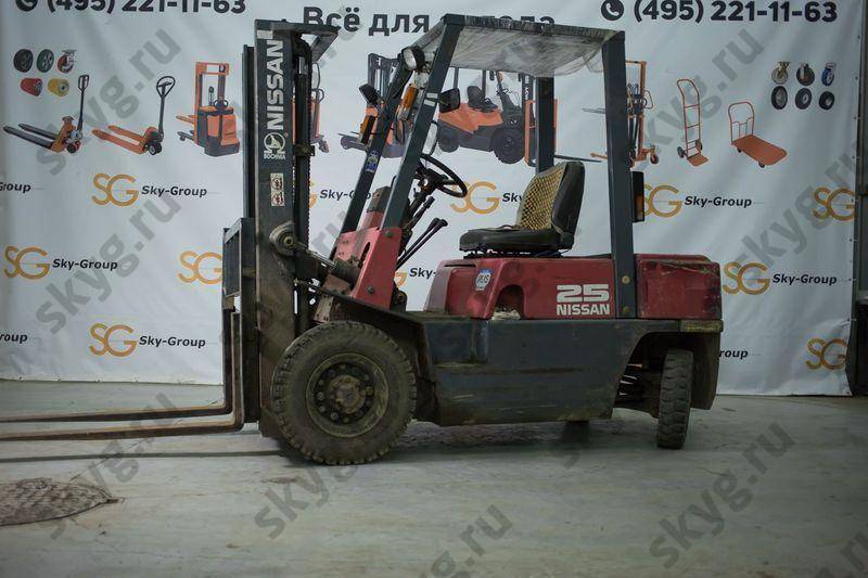 Погрузчик дизельный Nissan FD25 б/у, 2500 кг, 3 м