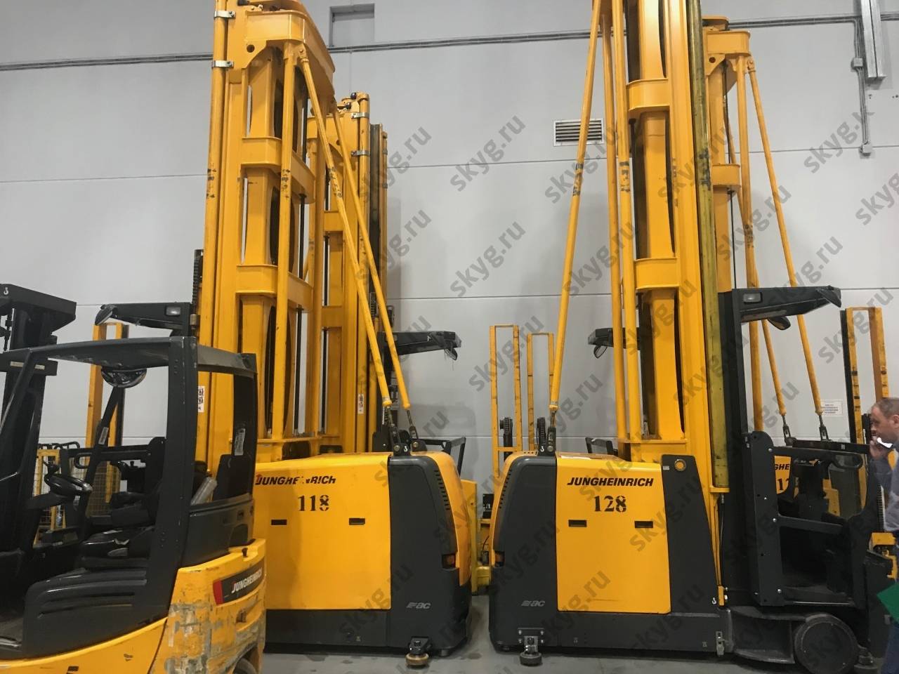 Узкопроходный штабелёр Jungheinrich EKX 515 Б/У
