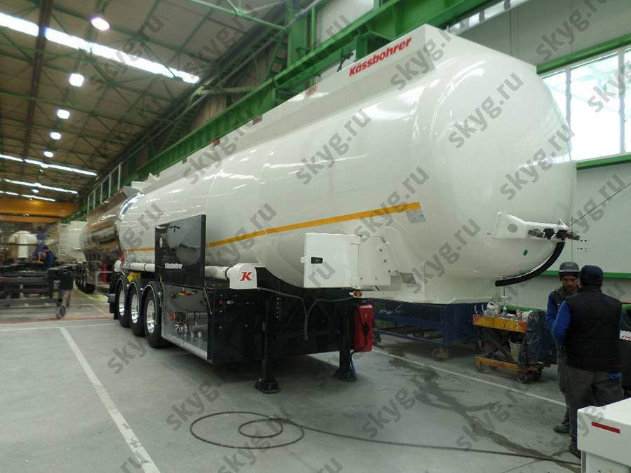 Полуприцеп бензовоз Kassbohrer STB 38/5K (алюминий)