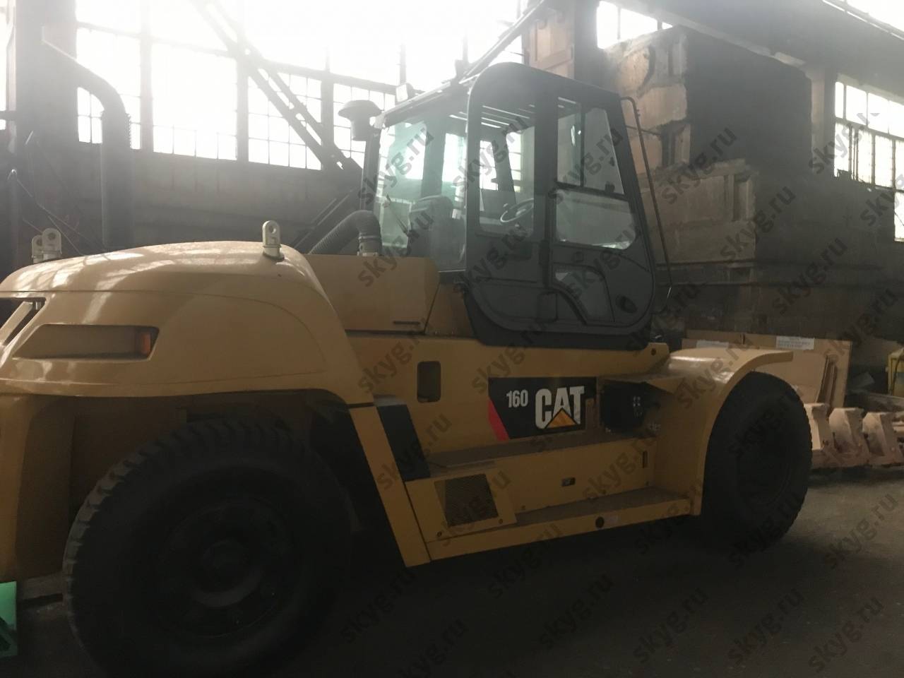 Погрузчик дизельный Cat DP160N, 16 тонн, 4.5 м