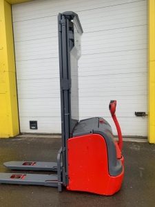Самоходный штабелёр Linde L16 2011 г.в.