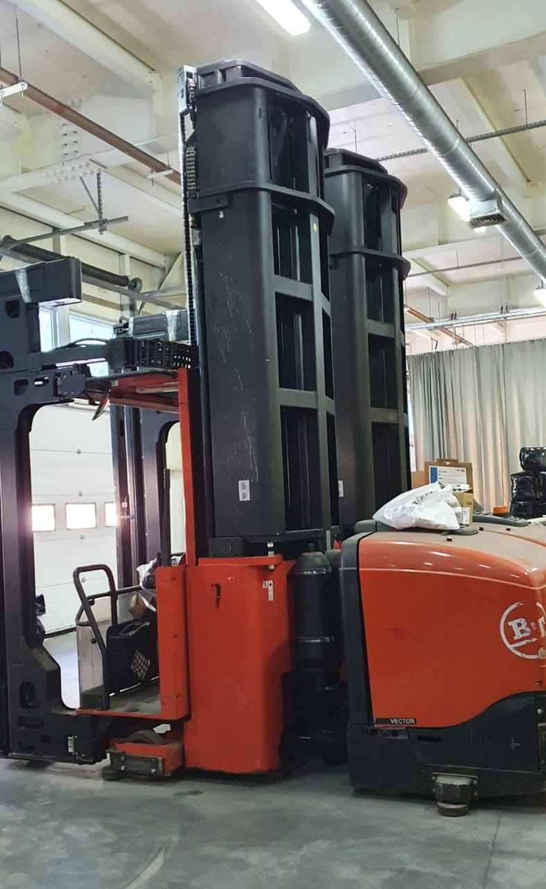 Узкопроходный штабелер BT VECTOR VCE150 A