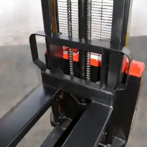 Самоходный Штабелер AX 3616 OXLIFT 3600 мм 1600 кг