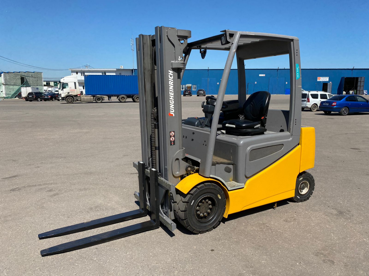 Погрузчик электрический Jungheinrich EFG 430, 3000 кг, 4.7 м