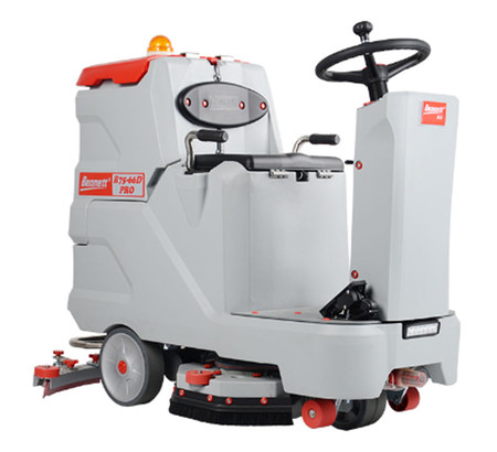 Аккумуляторная поломоечная машина с местом оператора Bennett Ranger R75-66d Pro (с гелевыми АКБ 160 а/ч)