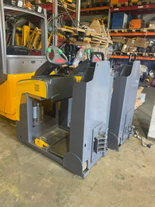 Тягач грузовой Jungheinrich EZS 130
