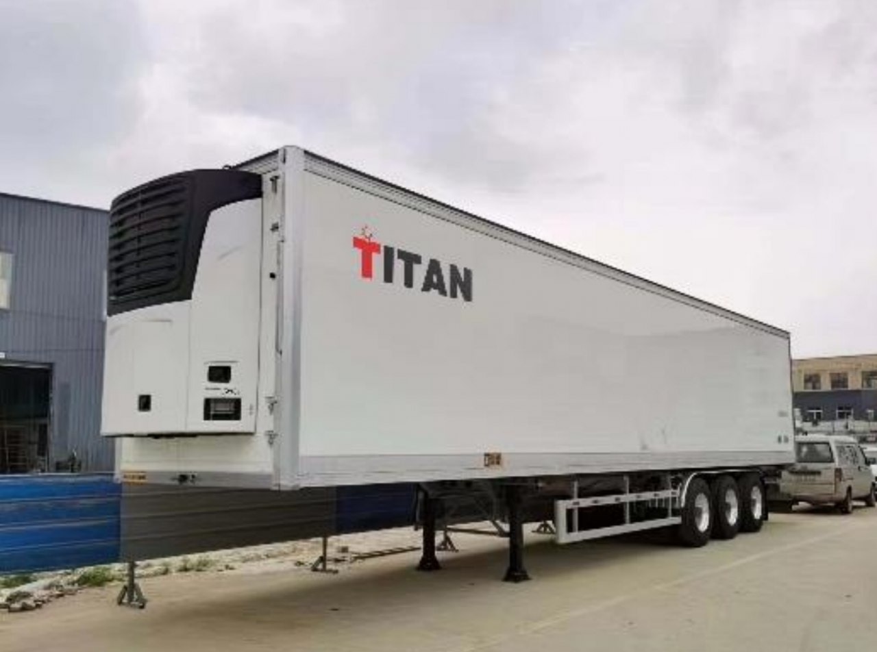 Трехосный полуприцеп-рефрижератор TITAN R226