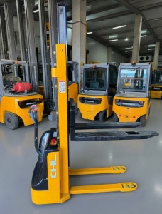 Самоходный штабелер CHL CDD12 3000 мм 1200 кг