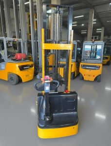 Самоходный штабелер CHL CDD12 3000 мм 1200 кг