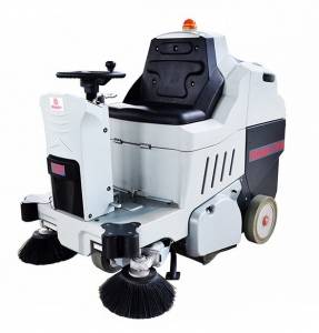 Аккумуляторная подметальная машина с местом оператора Bennett Tornado 700bd PLUS (с литиевым АКБ 315 а/ч)