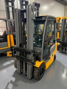 Автопогрузчик Jungheinrich DFG 320 (2018) с кабиной - Б/У